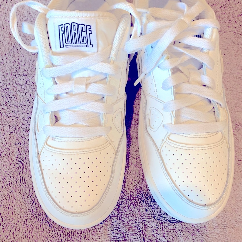 Boys Nike Son of Force size 7y Gently used